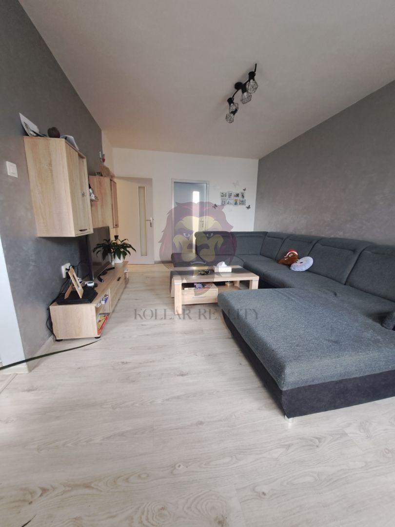 Na predaj 3-izbový byt v centre Seredi