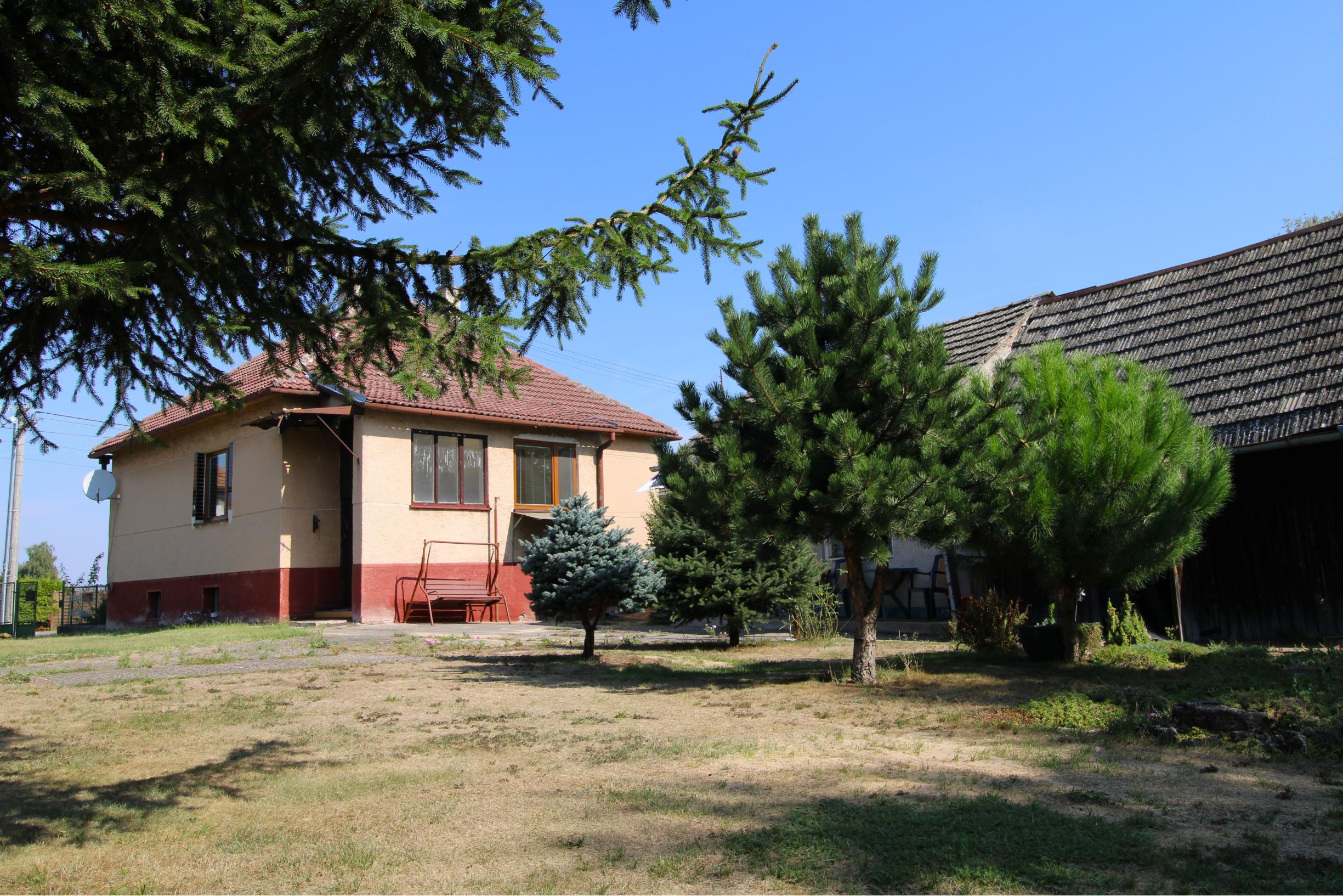 NA PREDAJ -Rodinný dom s veľkým pozemkom v Borskom Mikuláši