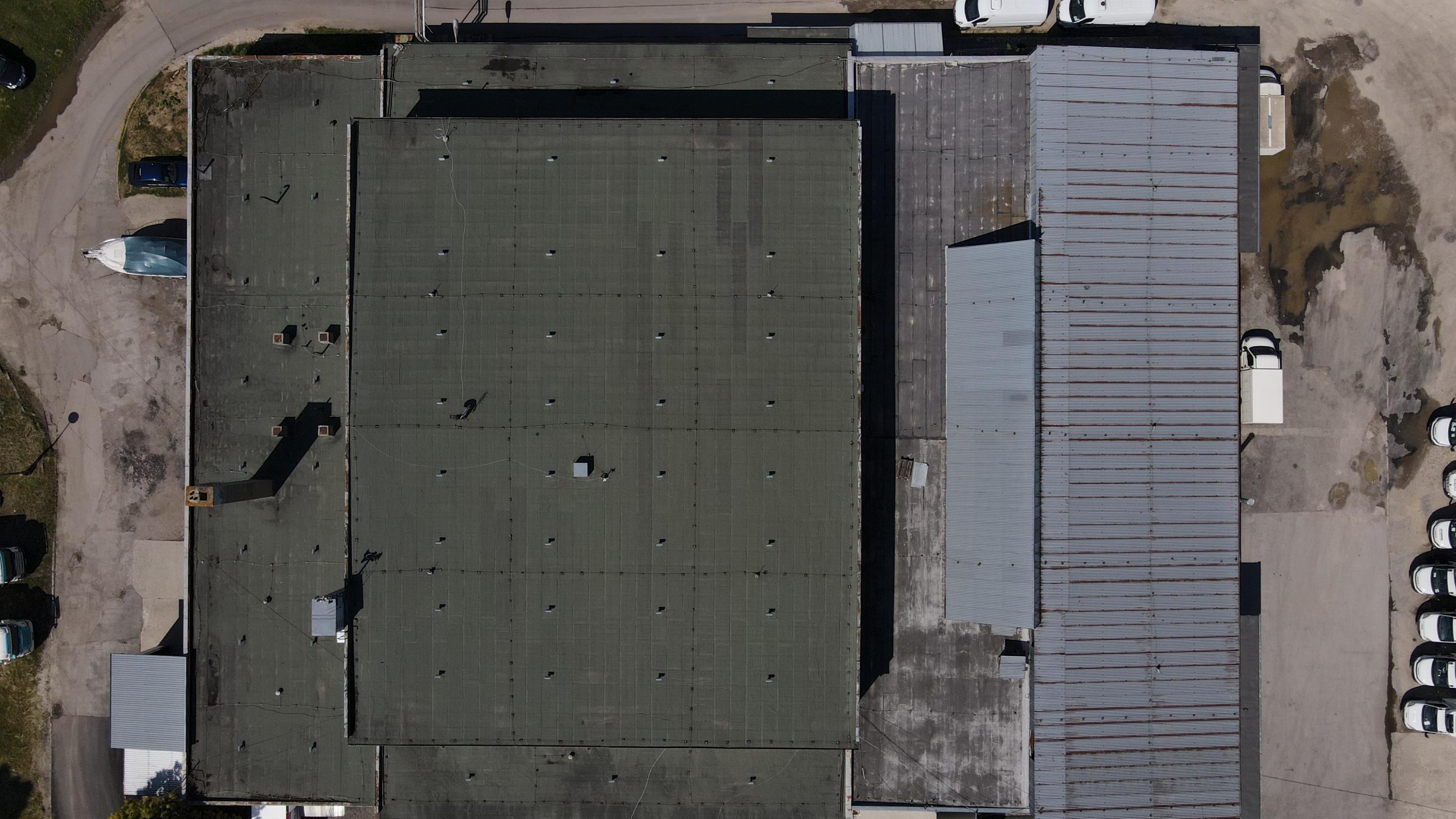 ZNÍŽENÁ CENA!! NA PREDAJ VÝROBNA HALA  -NOVÉ MESTO NAD VÁHOM