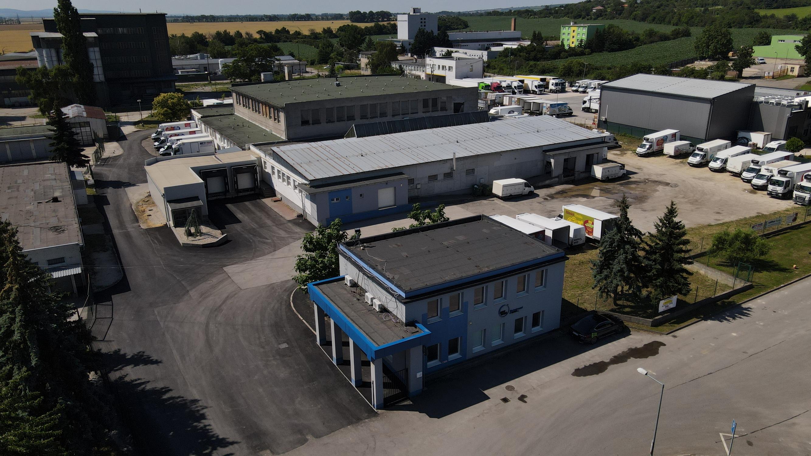 NA PRENÁJOM VÝROBNA HALA A ADMINISTRATÍVNA BUDOVA NOVÉ MESTO NAD VÁHOM