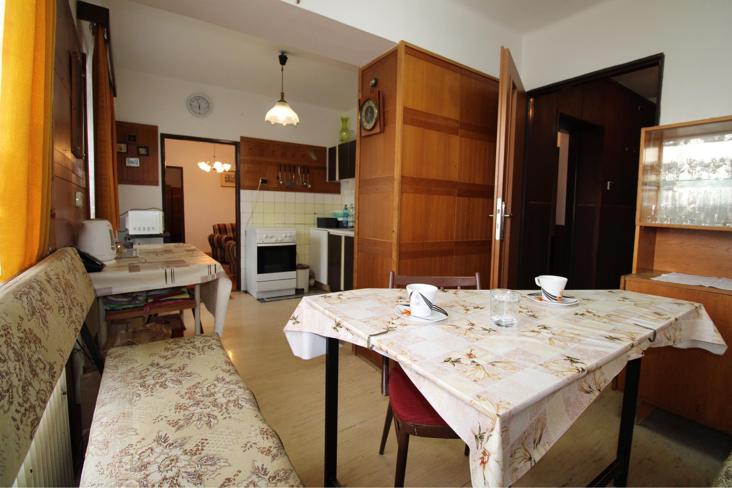 ZNÍŽENÁ CENA - NA PREDAJ - Veľký Rodinný dom Sokolovce