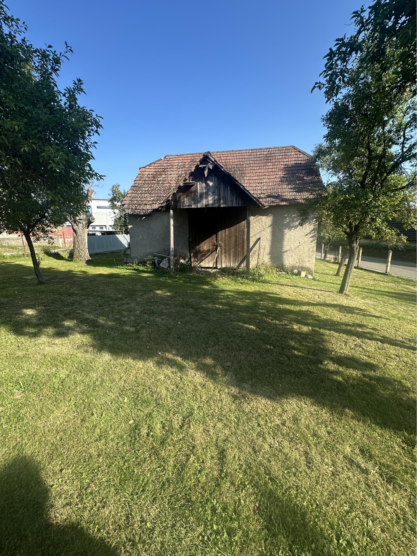 Prenajmem pozemok so stodolou