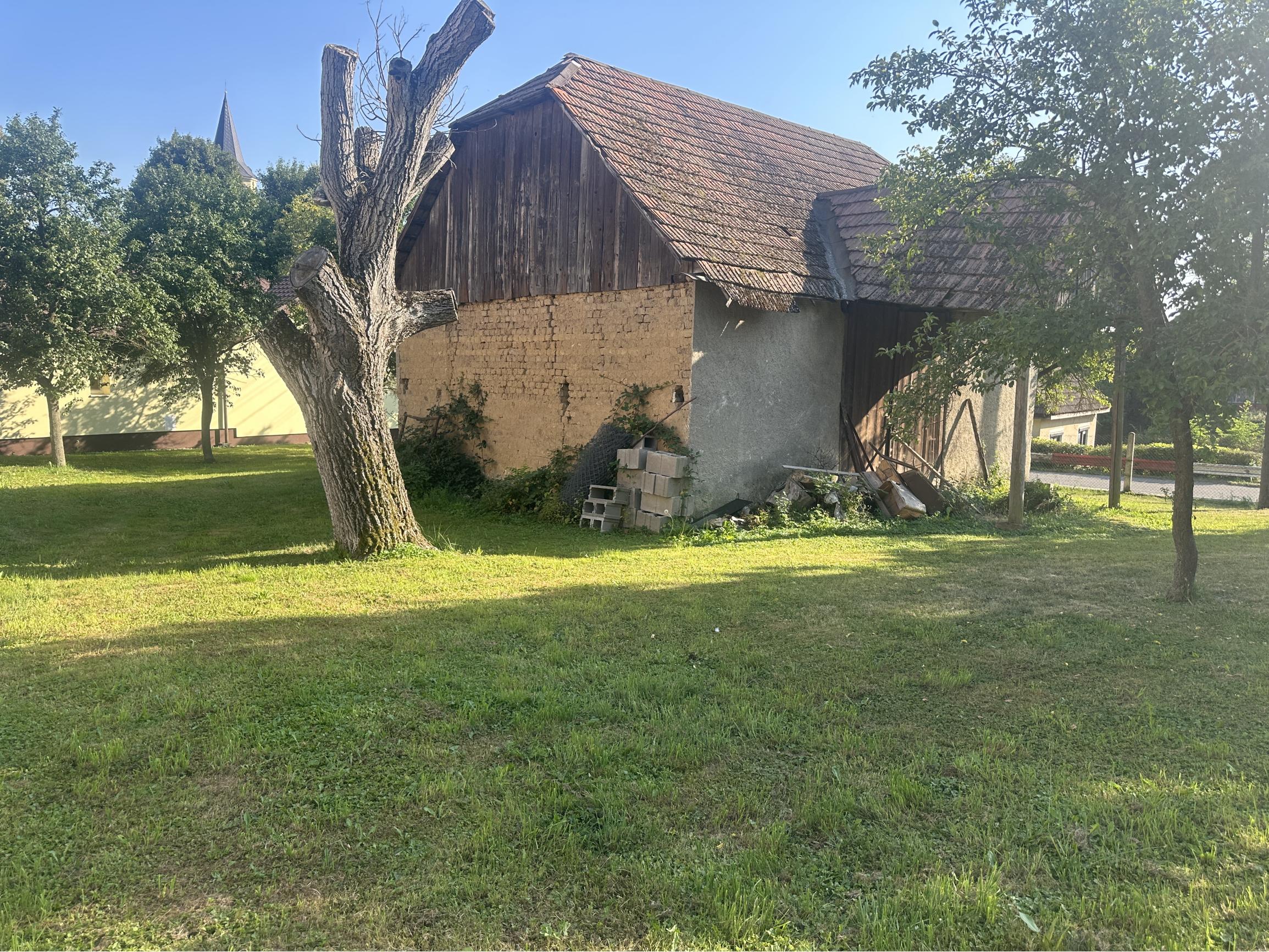 Prenajmem pozemok so stodolou