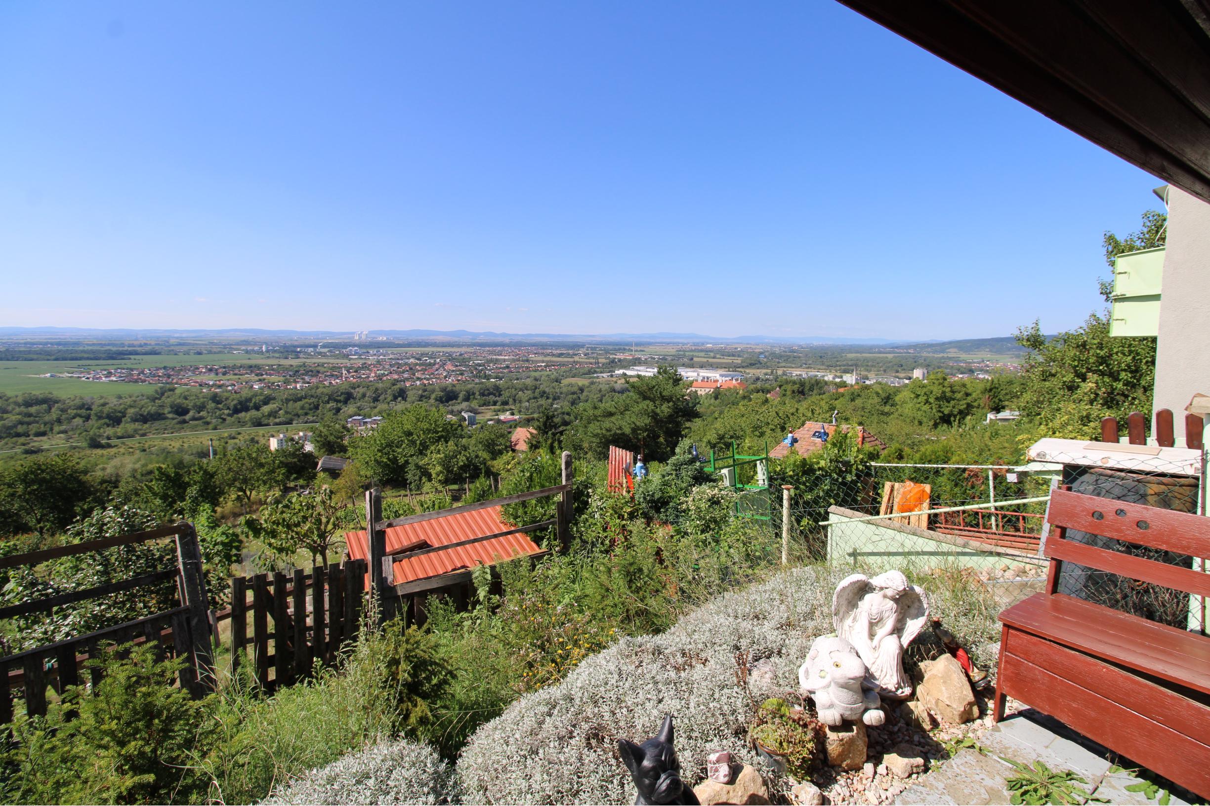 NA PREDAJ - Chatka s pekným výhľadom na Šianci