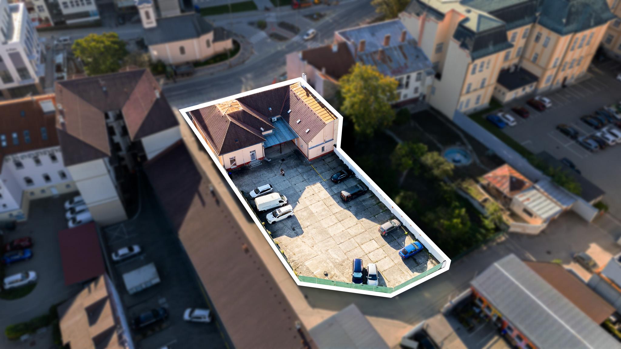 ZNÍŽENÉ Pozemok centrum Trenčín 1 269 m² parkovací dom/ byty