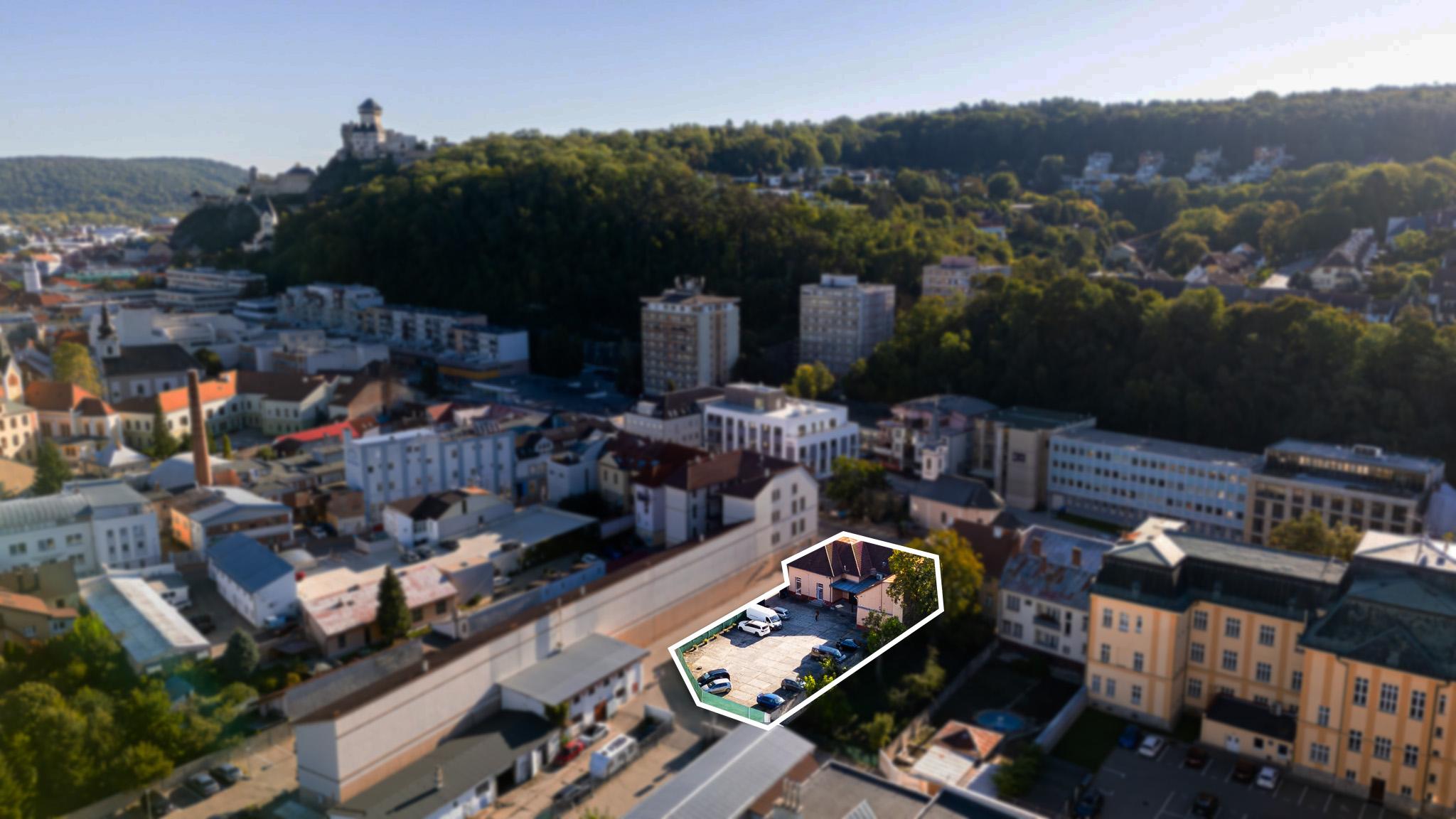 ZNÍŽENÉ Pozemok centrum Trenčín 1 269 m² parkovací dom/ byty