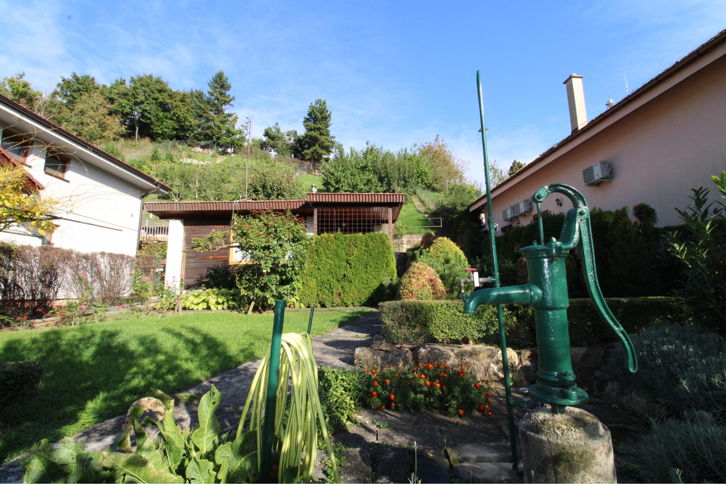 NA PREDAJ - Pozemok s chatkou neďaleko Sĺňavy