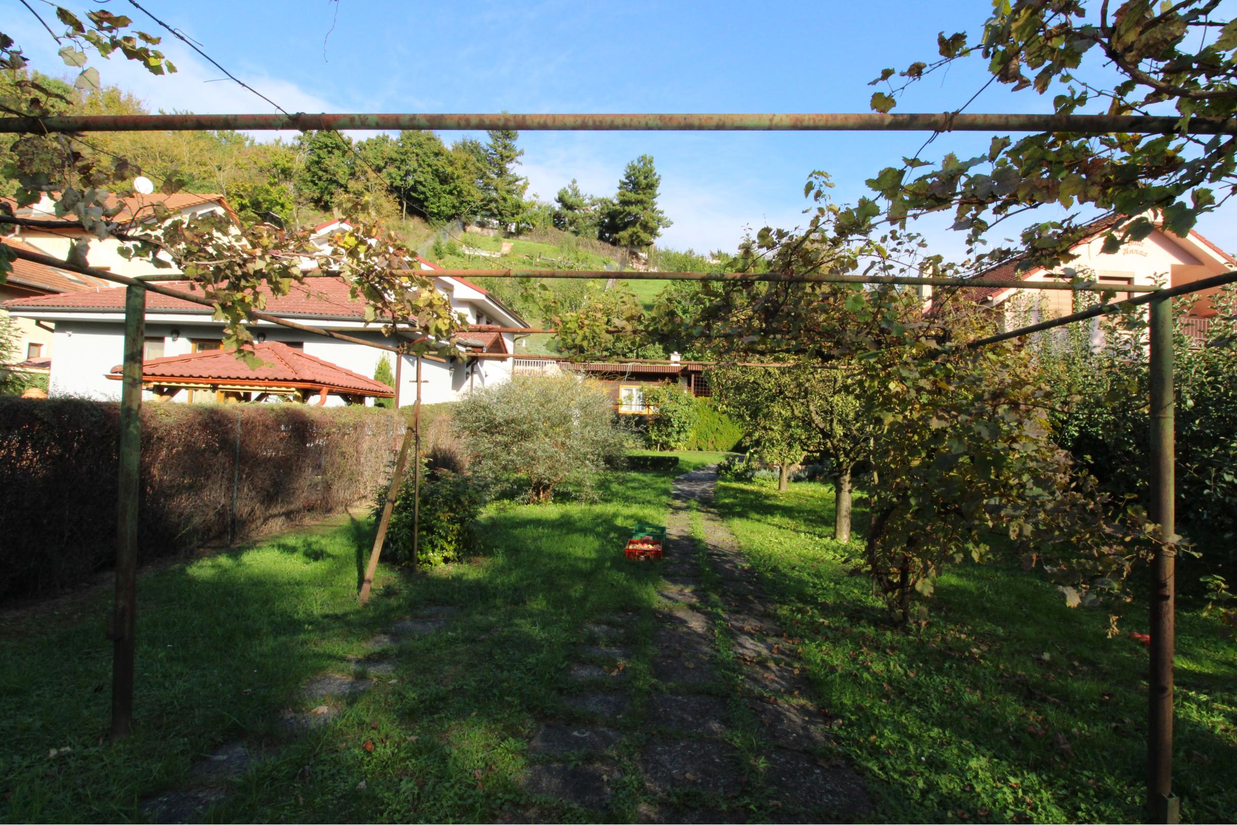 NA PREDAJ - Pozemok s chatkou neďaleko Sĺňavy