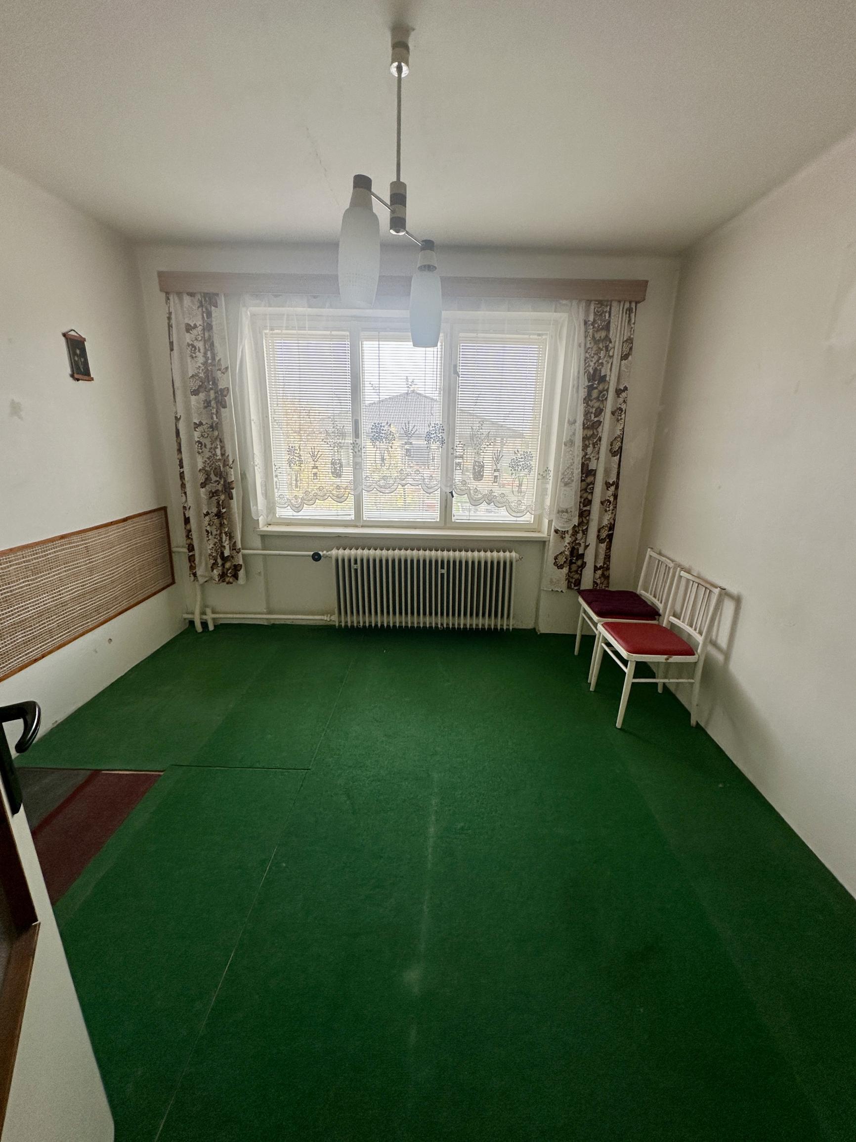 Na predaj: tehlový rodinný dom v Čachticiach.