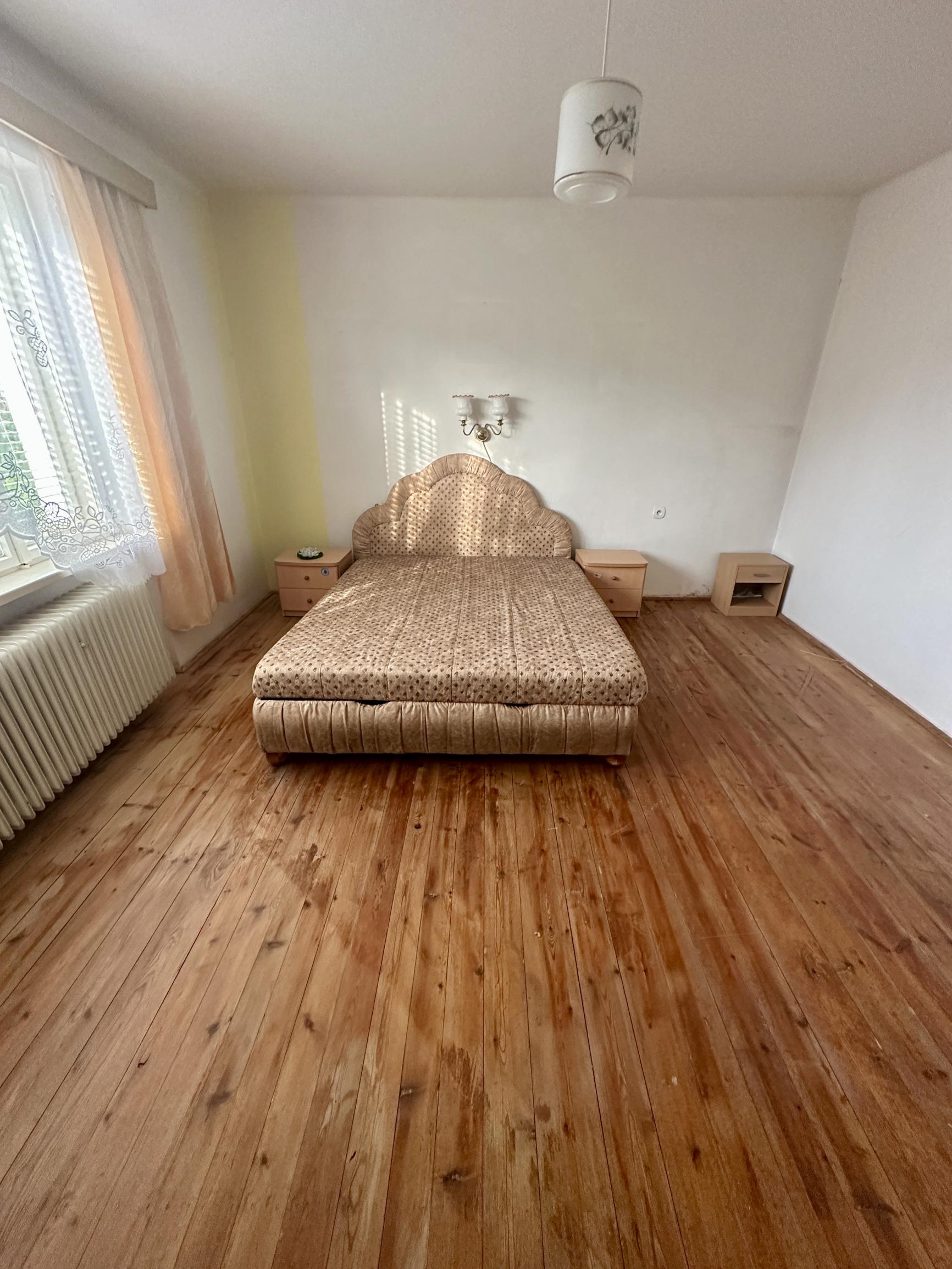 Na predaj: tehlový rodinný dom v Čachticiach.