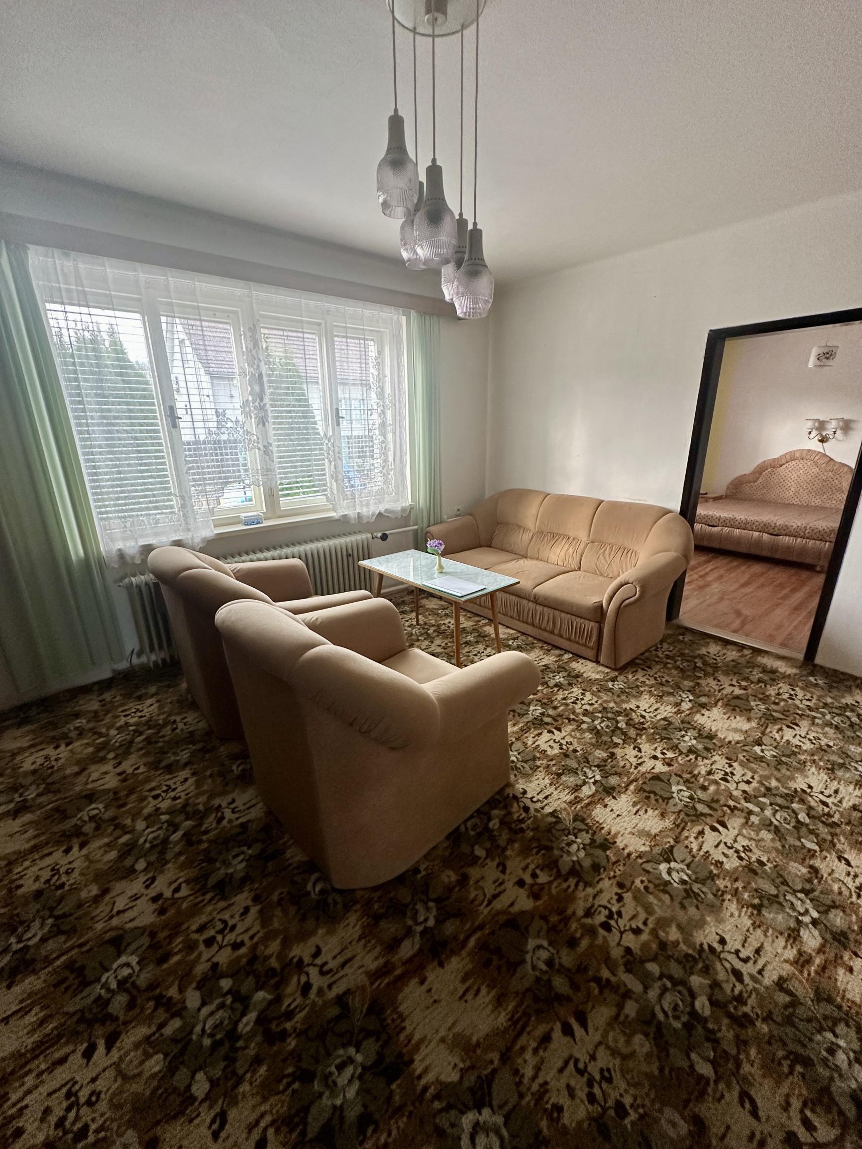 Na predaj: tehlový rodinný dom v Čachticiach.