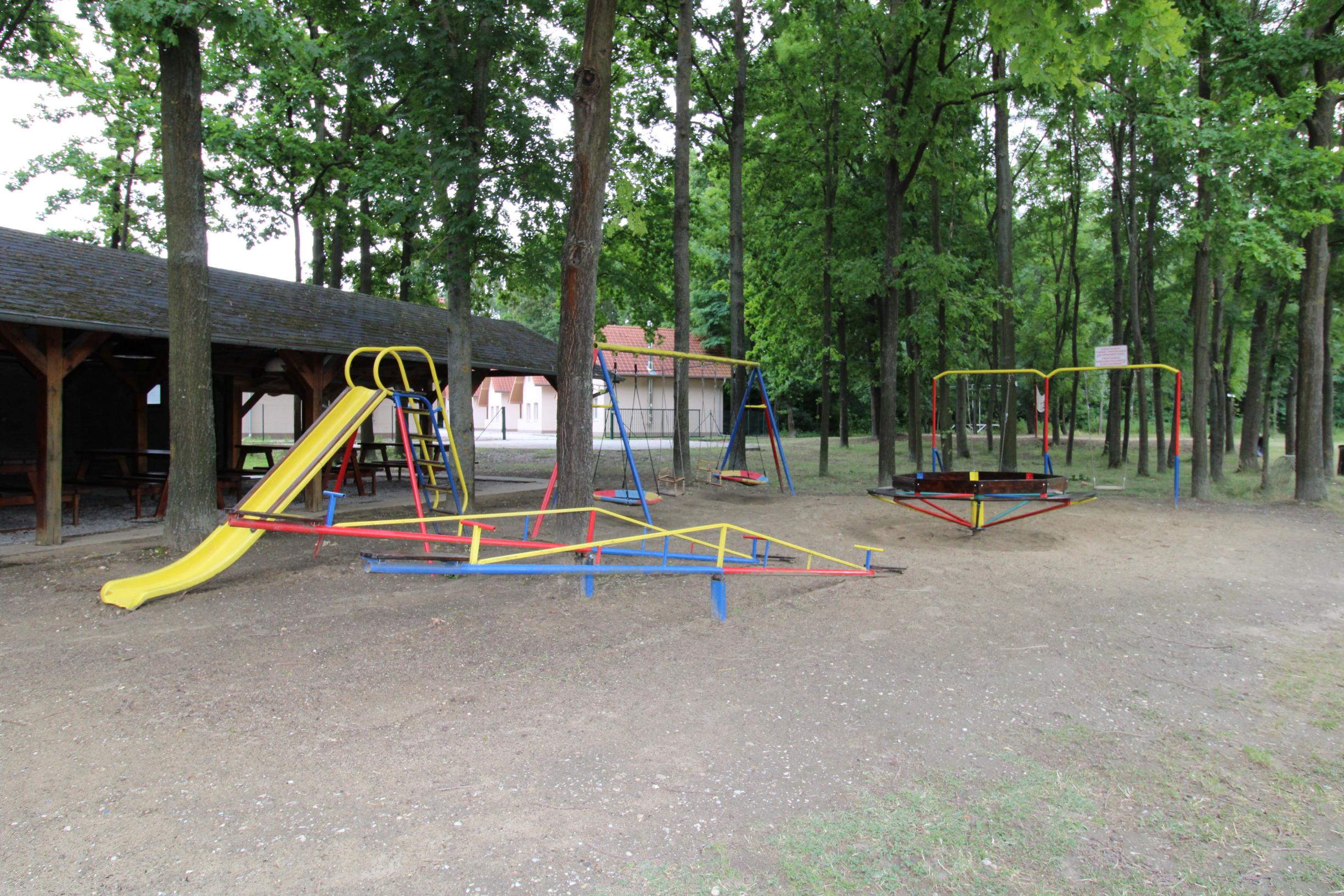 ZNŹENÁ CENA ! - NA PREDAJ - Jazero pri Tomášikove