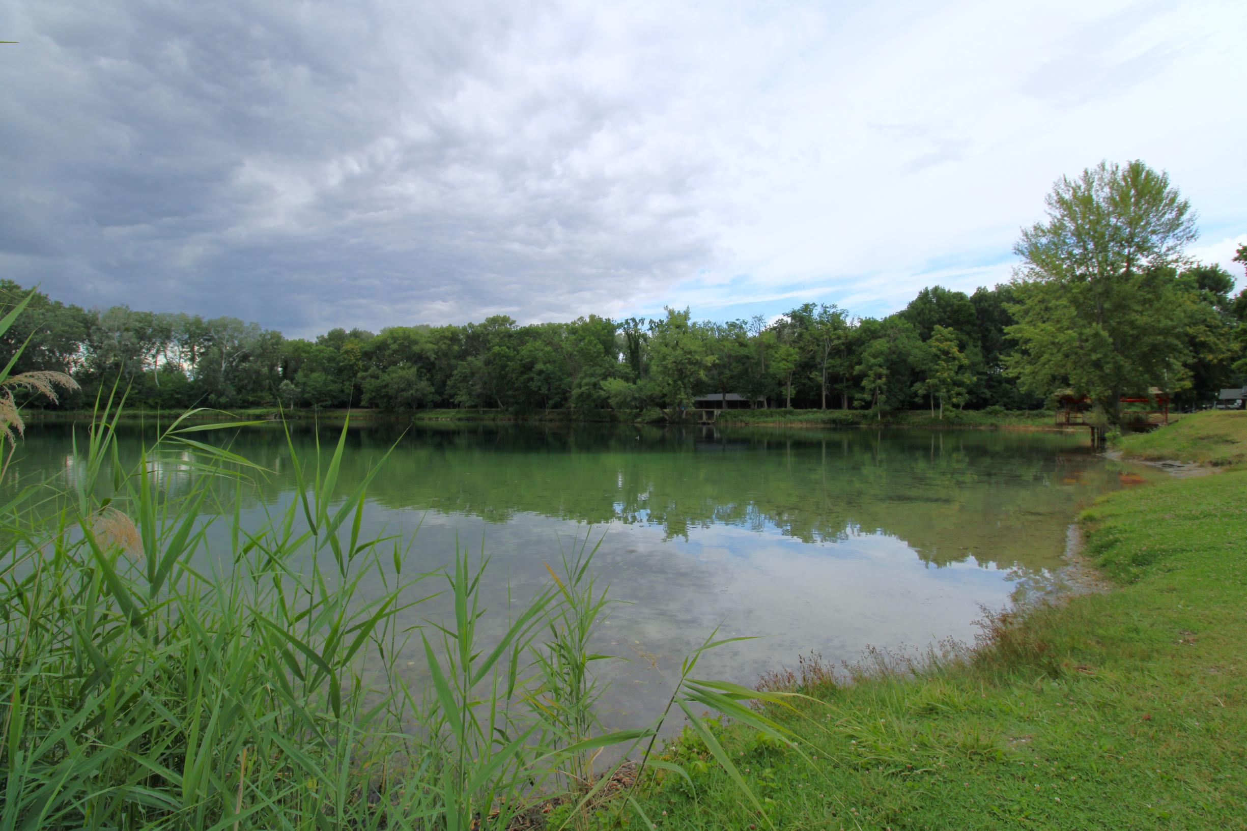 ZNŹENÁ CENA ! - NA PREDAJ - Jazero pri Tomášikove