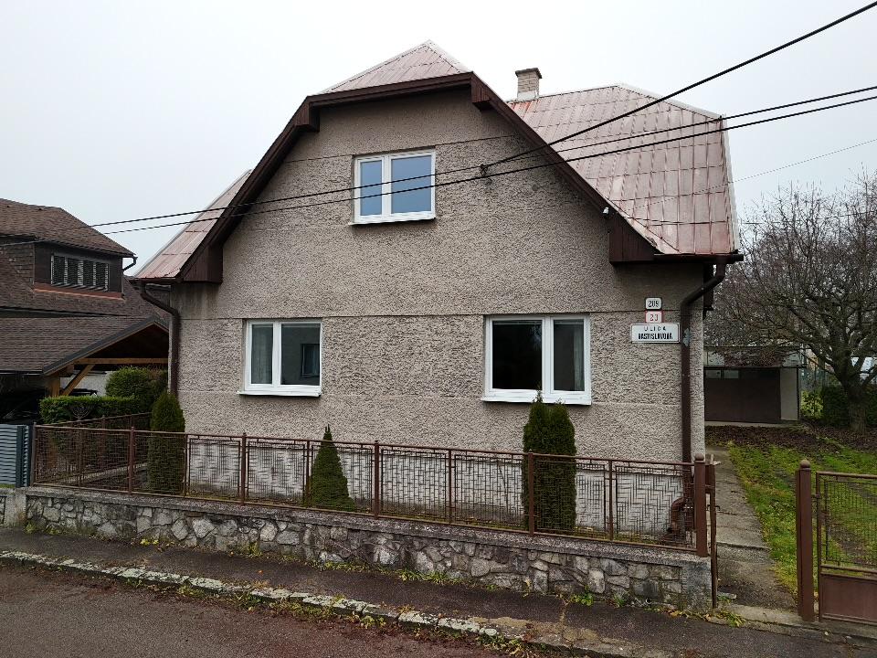ZNÍŽENÁ CENA NA PREDAJ -rodinný dom Ladoveň - Martin