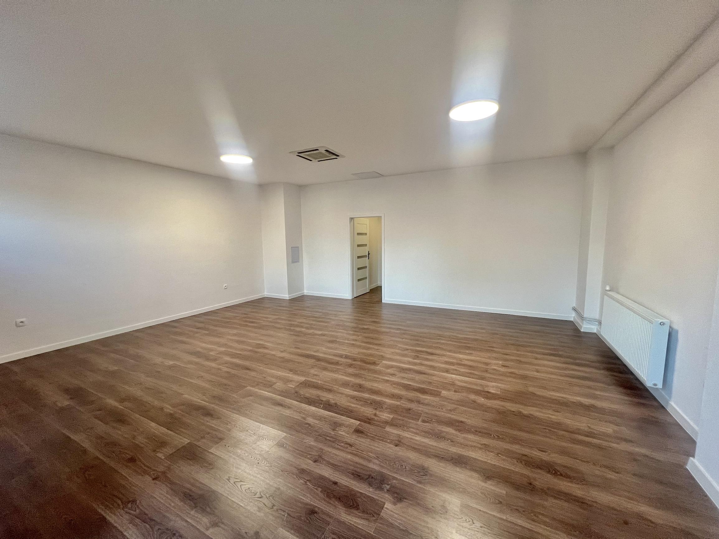 PRENÁJOM MODERNÉHO KANCELÁRSKEHO PRIESTORU