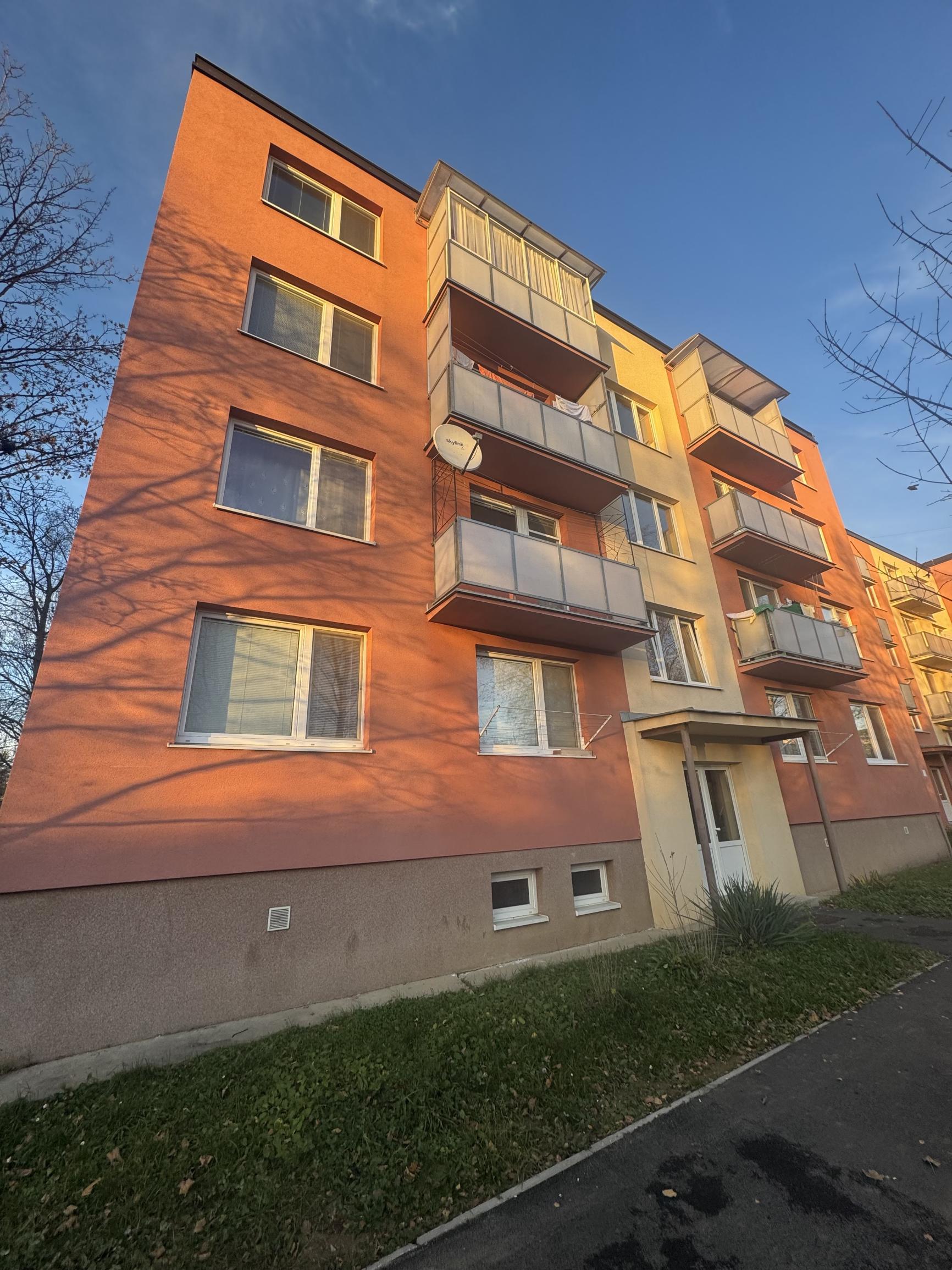 Rezervované 3 izbový byt na predaj  –Trenčín , Západná ulica