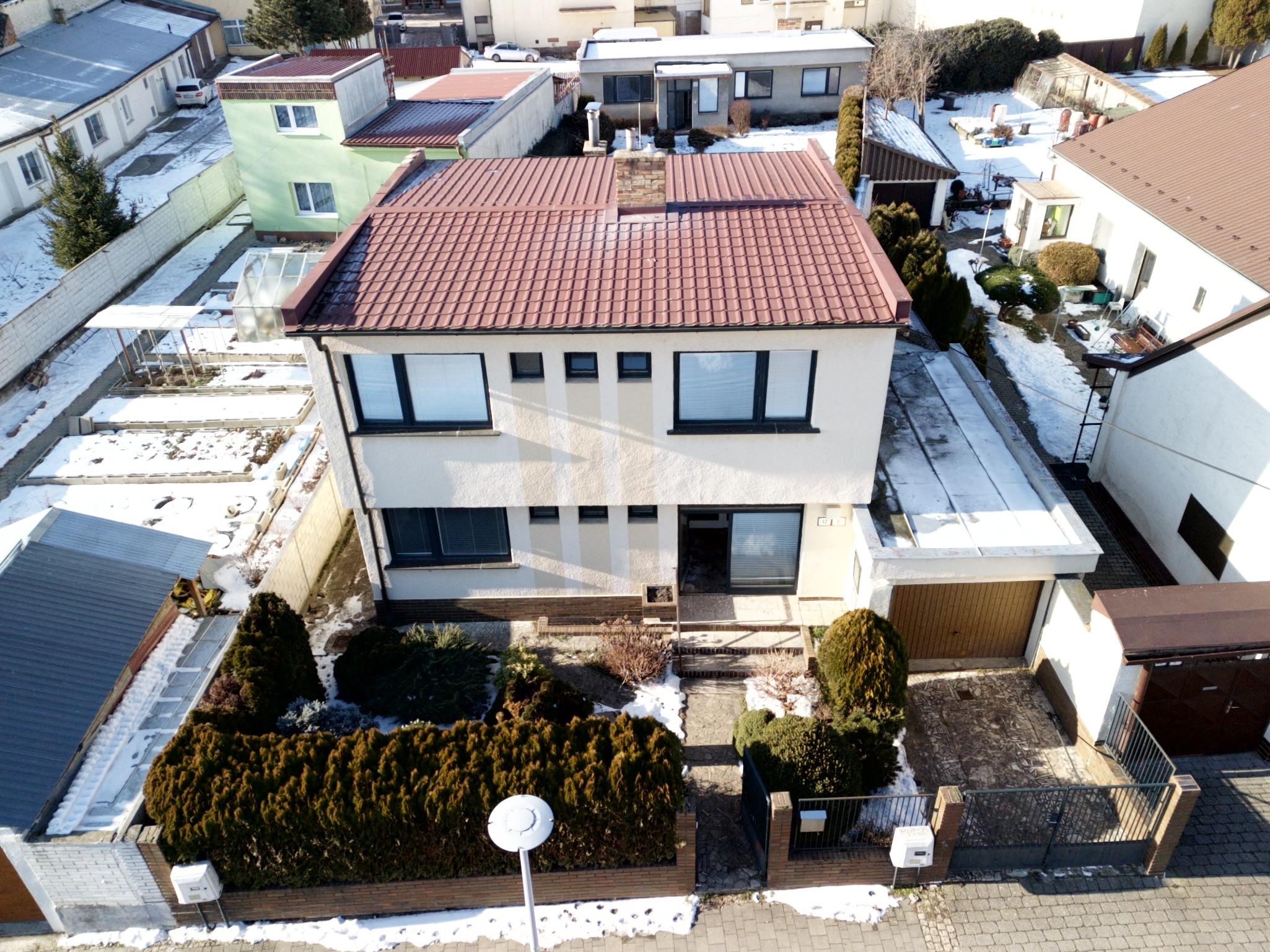 Rodinný dom v pôvodnom stave pár krokov od námestia – Nové Mesto nad Váhom