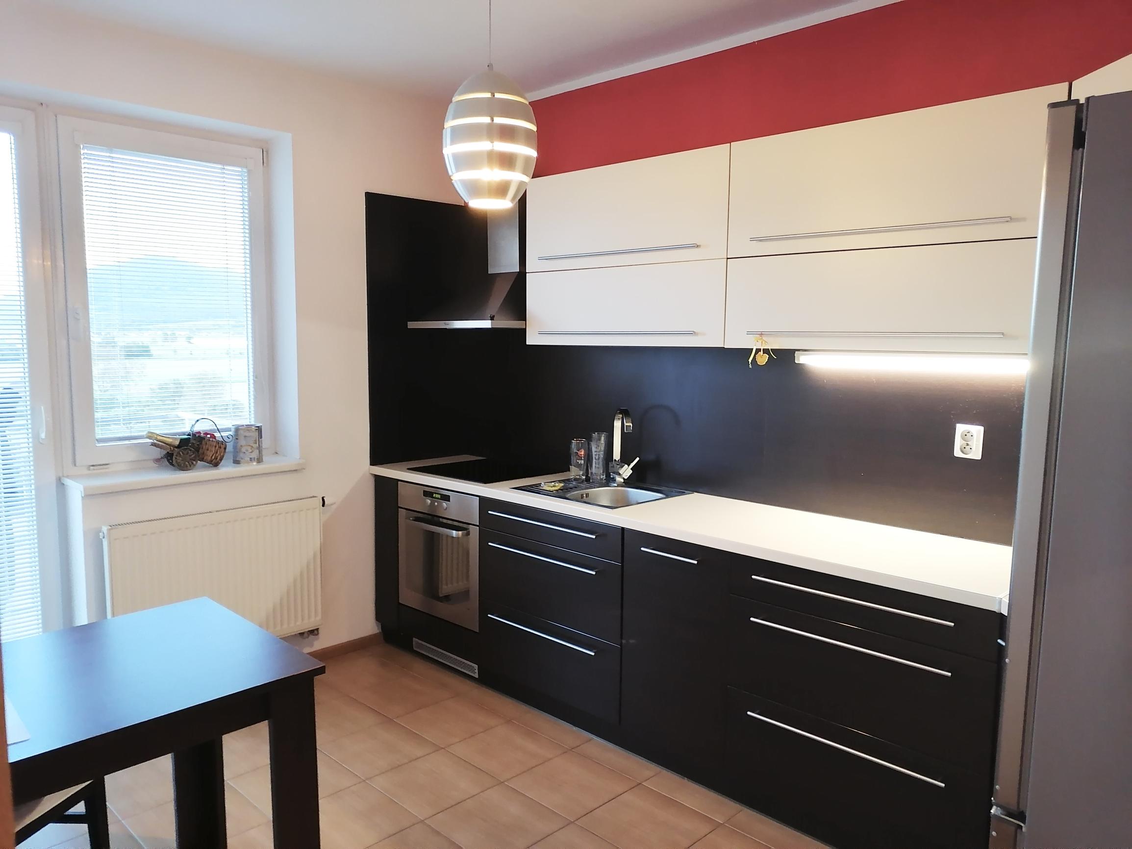 Rezervované Moderný 2-izbový byt s 2 balkónmi, Ilava – SNP