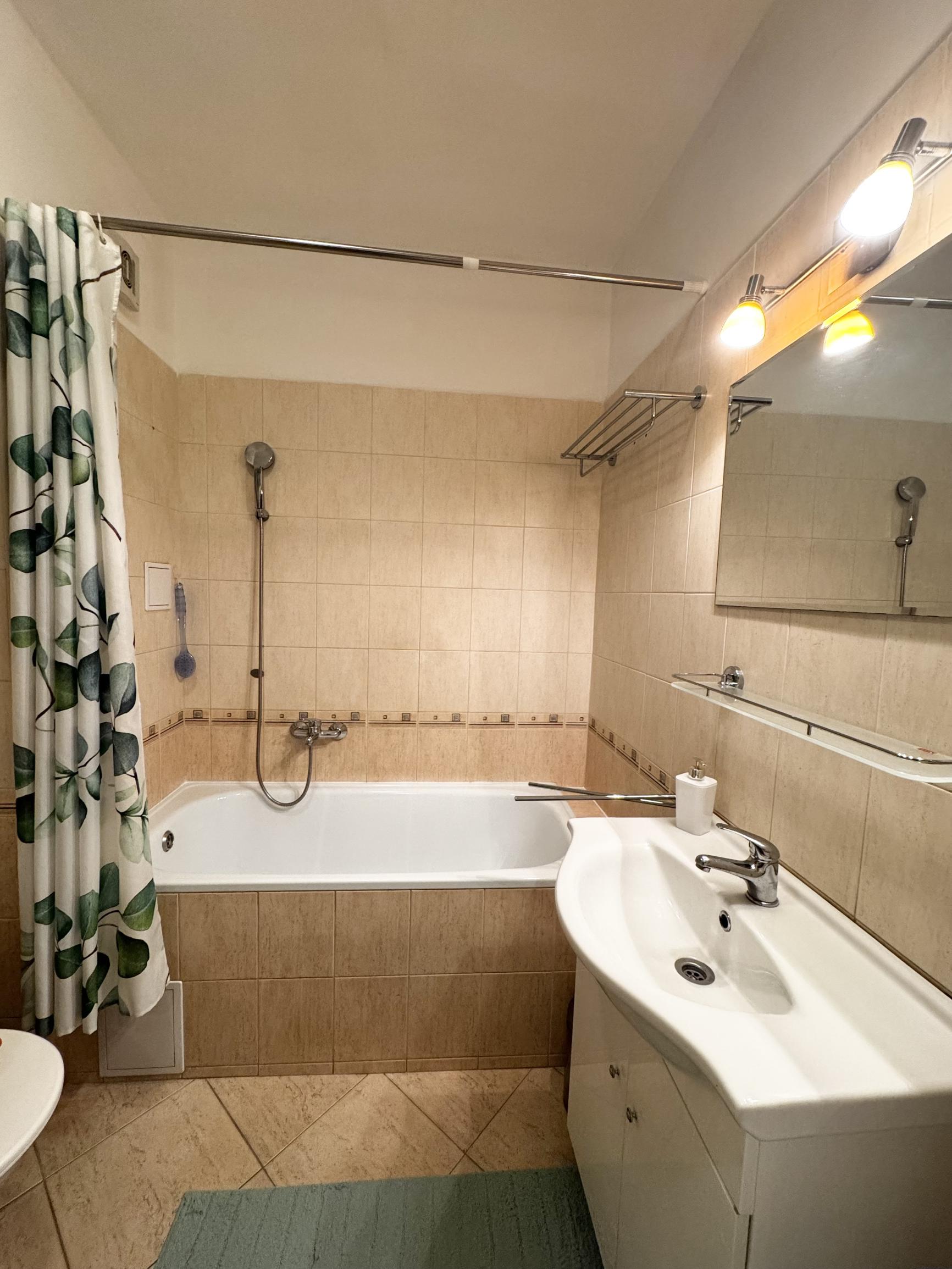 NA PREDAJ –  2-izbový byt s veľkou loggiou (tehla)  | Ilava