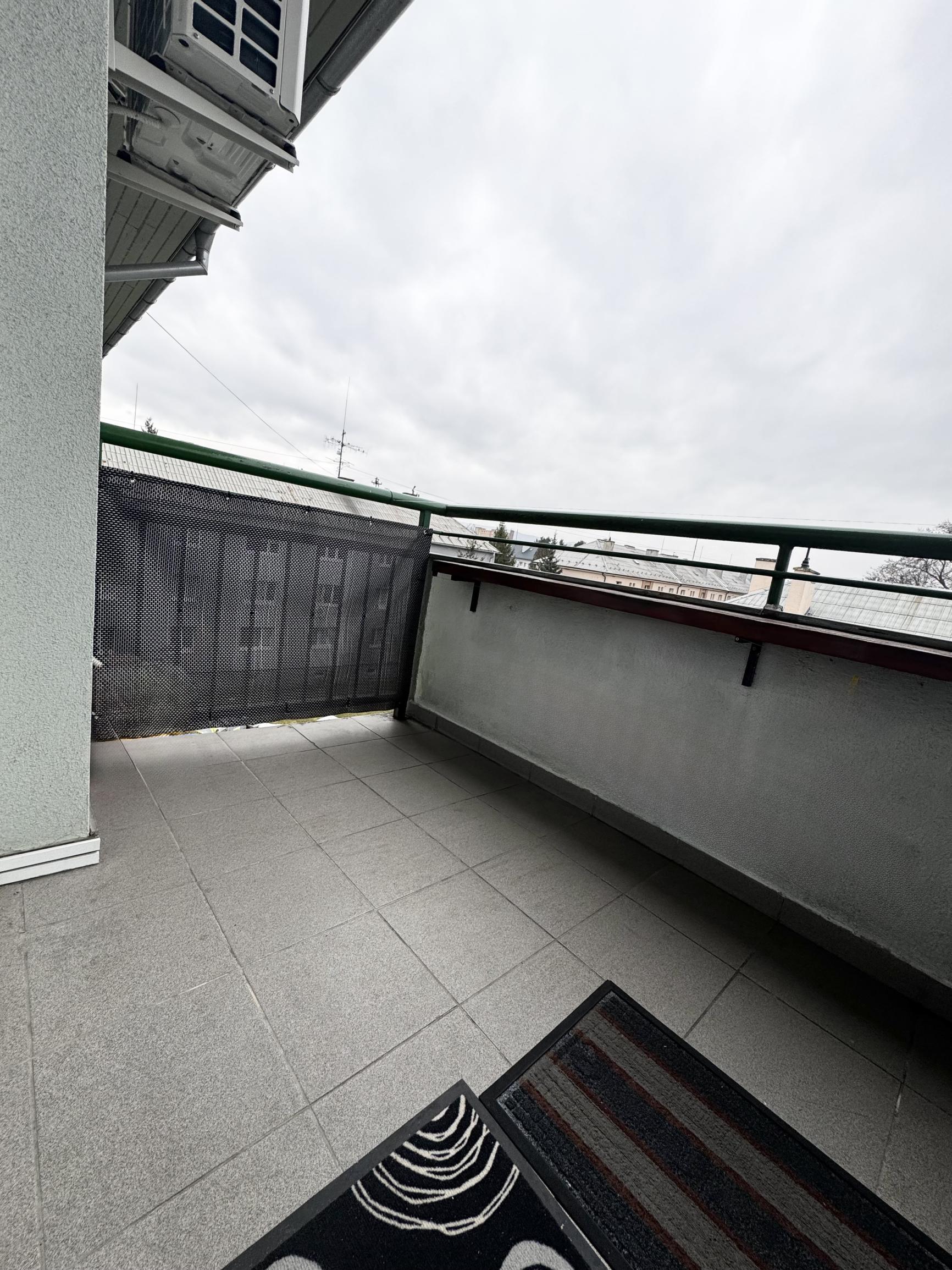 NA PREDAJ –  2-izbový byt s veľkou loggiou (tehla)  | Ilava