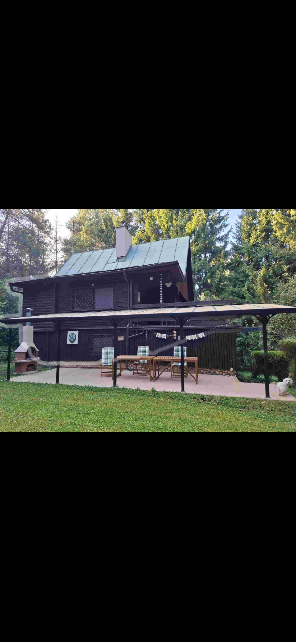 Chata pri lese nad Pieštanmi v chatovej oblasti Striebornica