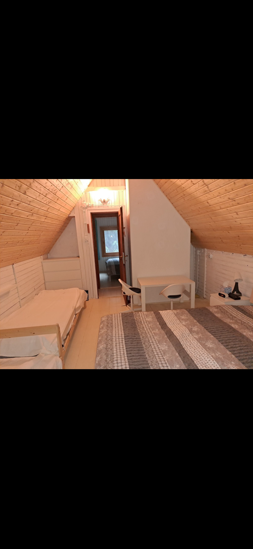 Chata pri lese nad Pieštanmi v chatovej oblasti Striebornica