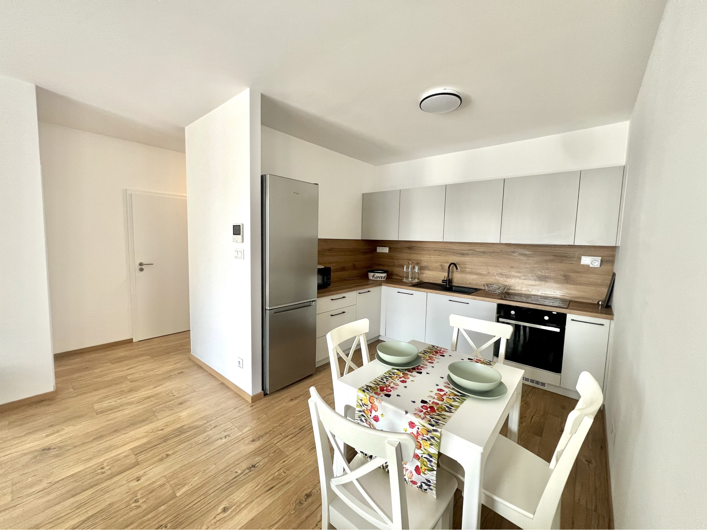 Moderný 2-izbový byt na prenájom – Zelené Vlčince, Pražská ulica