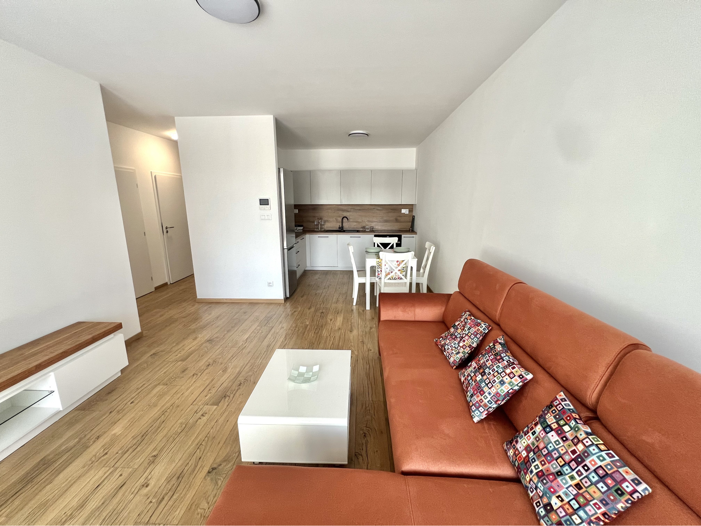 Moderný 2-izbový byt na prenájom – Zelené Vlčince, Pražská ulica