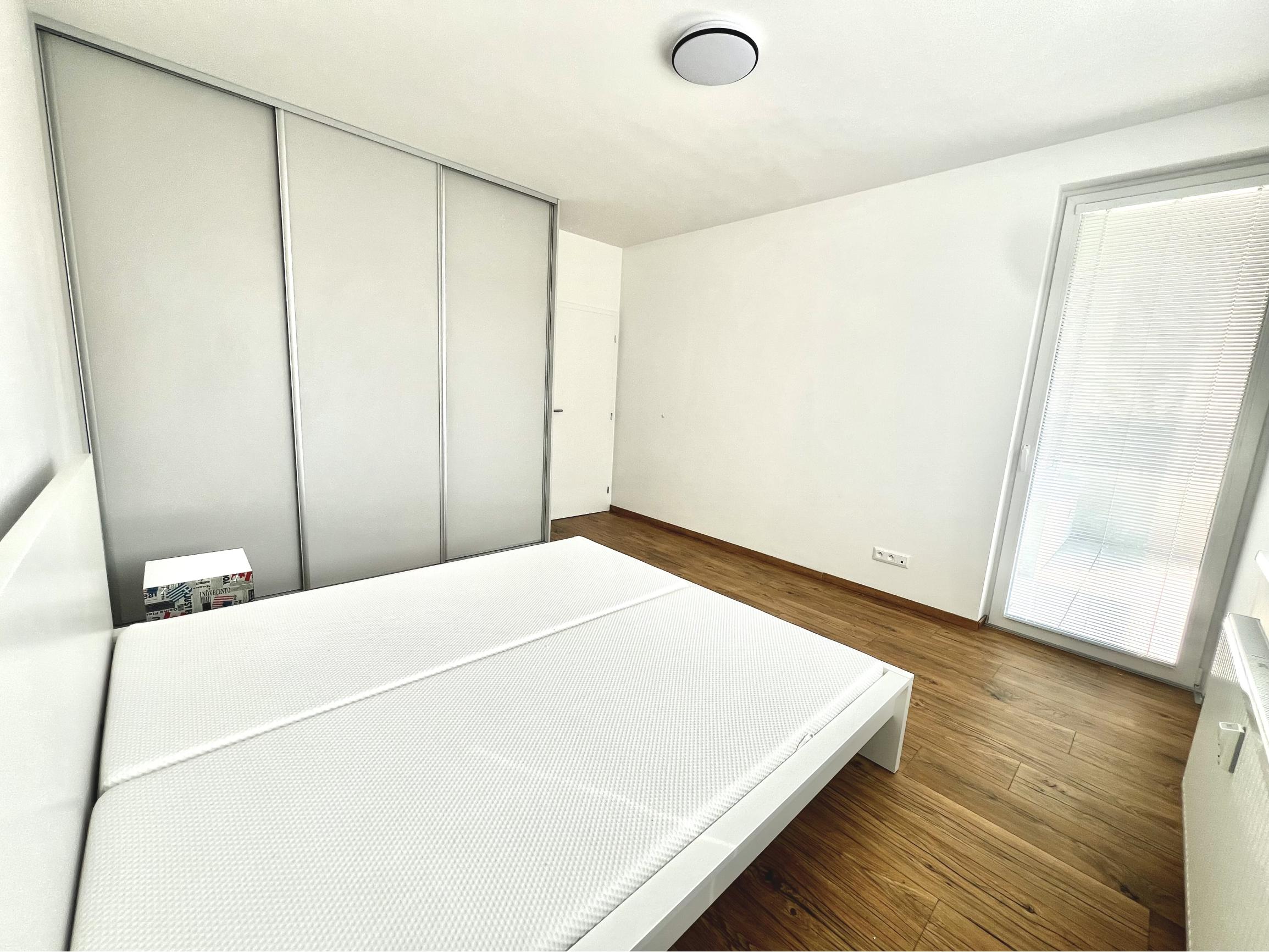 Moderný 2-izbový byt na prenájom – Zelené Vlčince, Pražská ulica