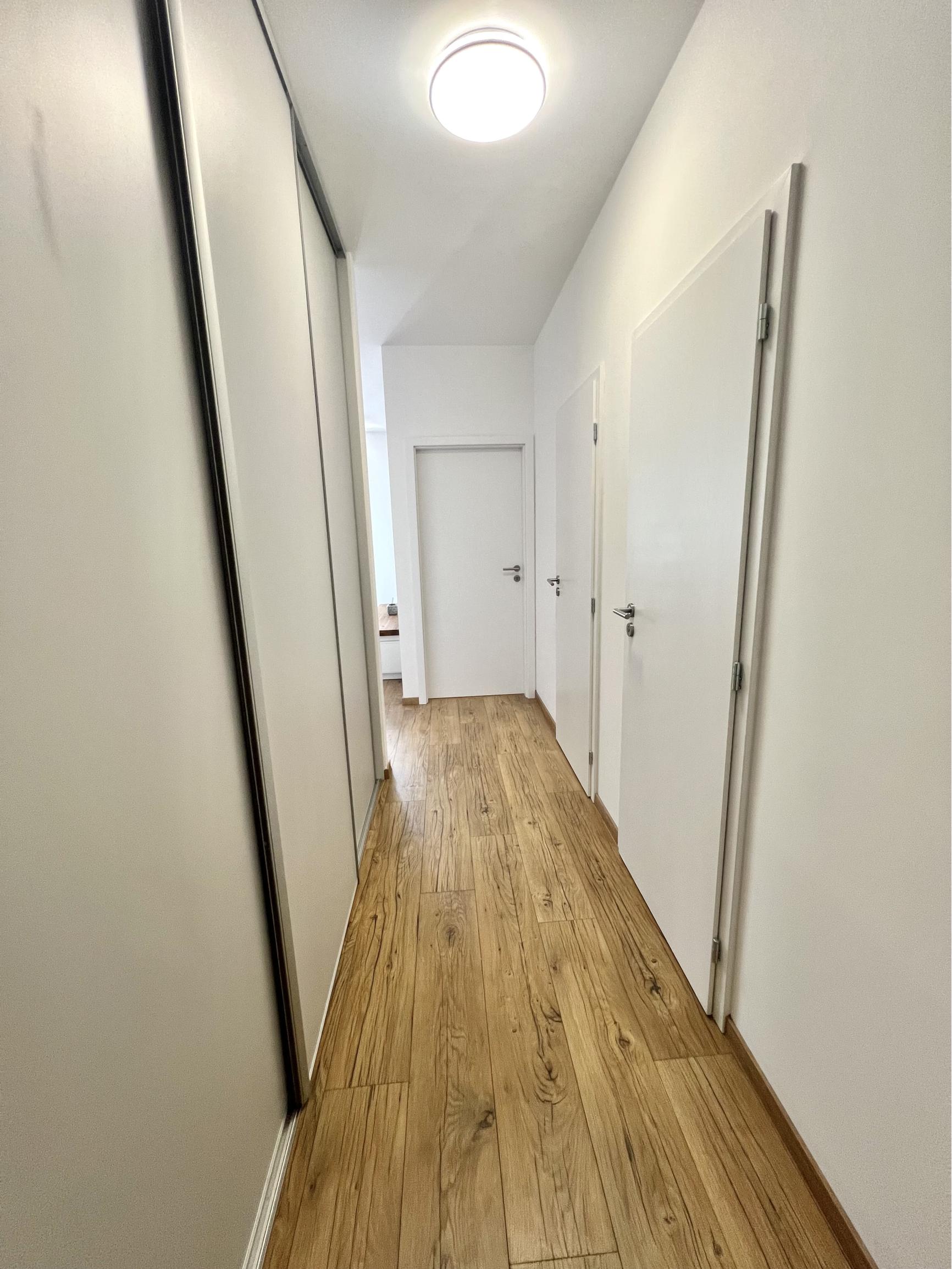 Moderný 2-izbový byt na prenájom – Zelené Vlčince, Pražská ulica