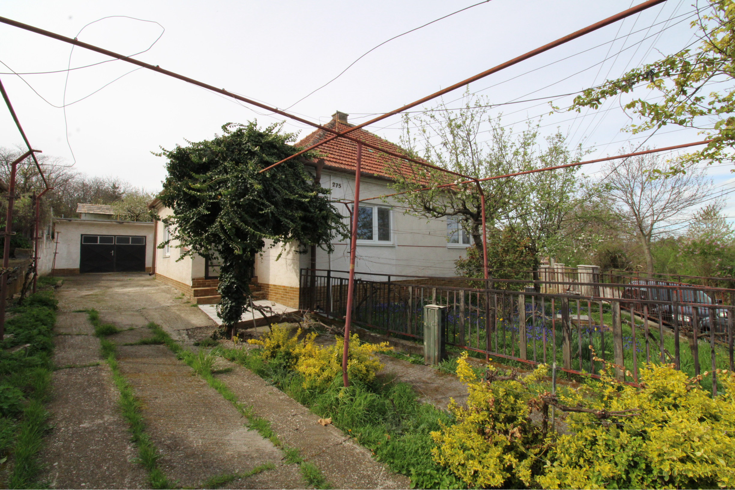 Rezervované - Rodinný dom so záhradou v Sasinkove