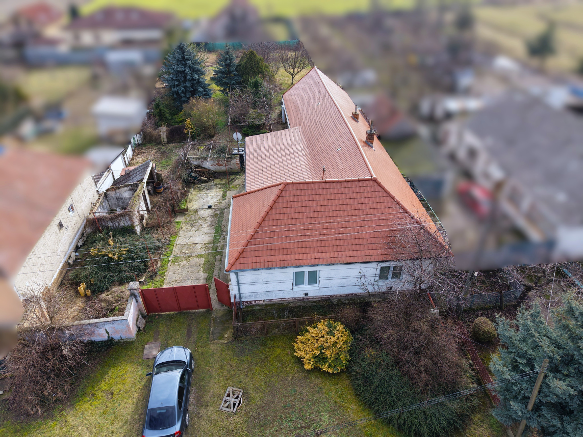 NA PREDAJ - Rodinný dom v Dvorníkoch