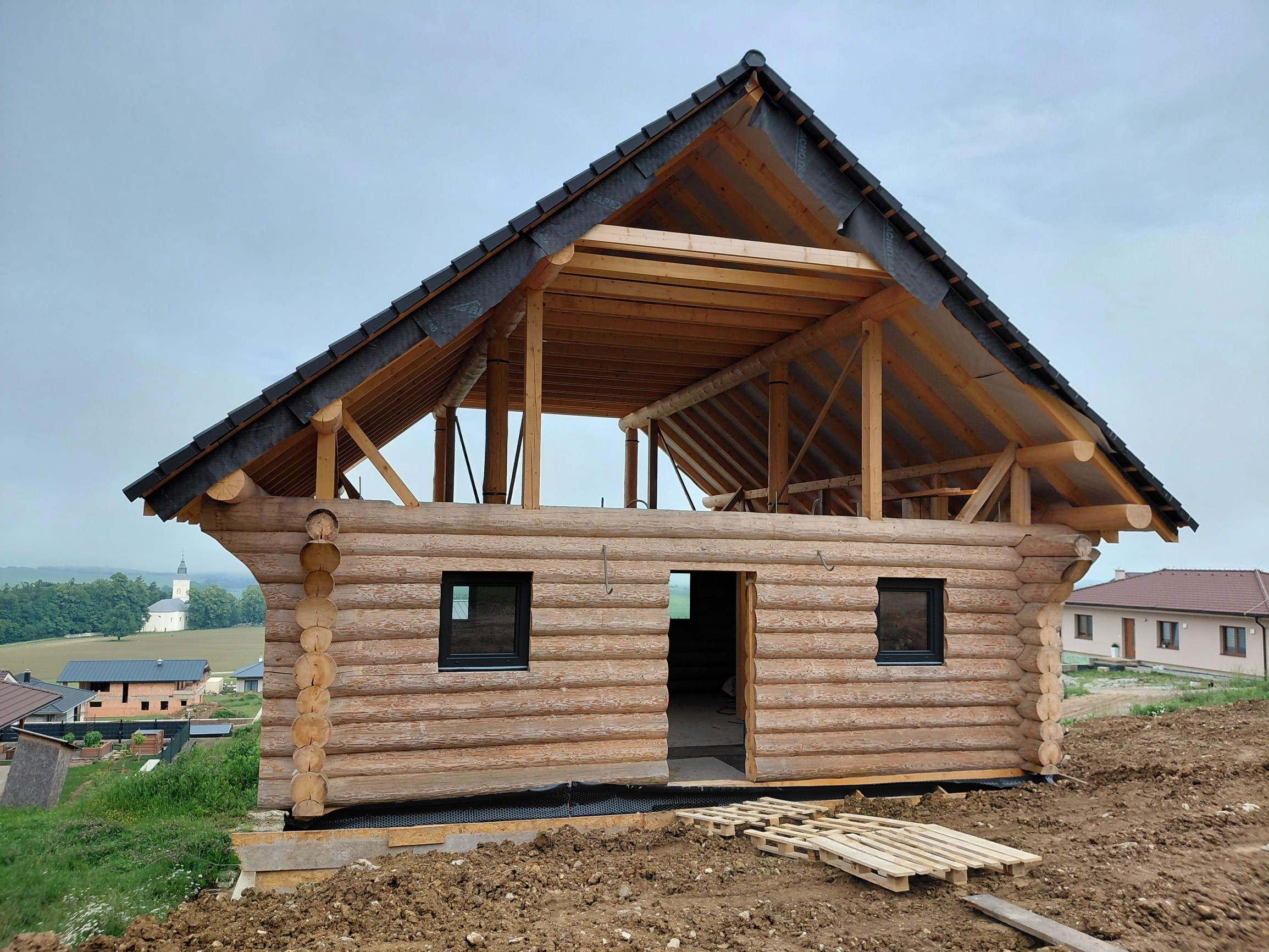 Na predaj zrubový dom Necpaly