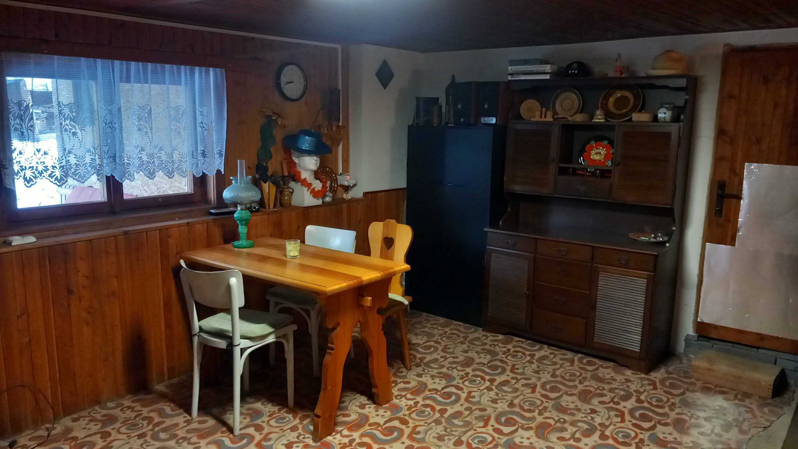 NA PREDAJ CHATA - SKLABIŇA - BLÍZKO ZÁMKU 1948m2