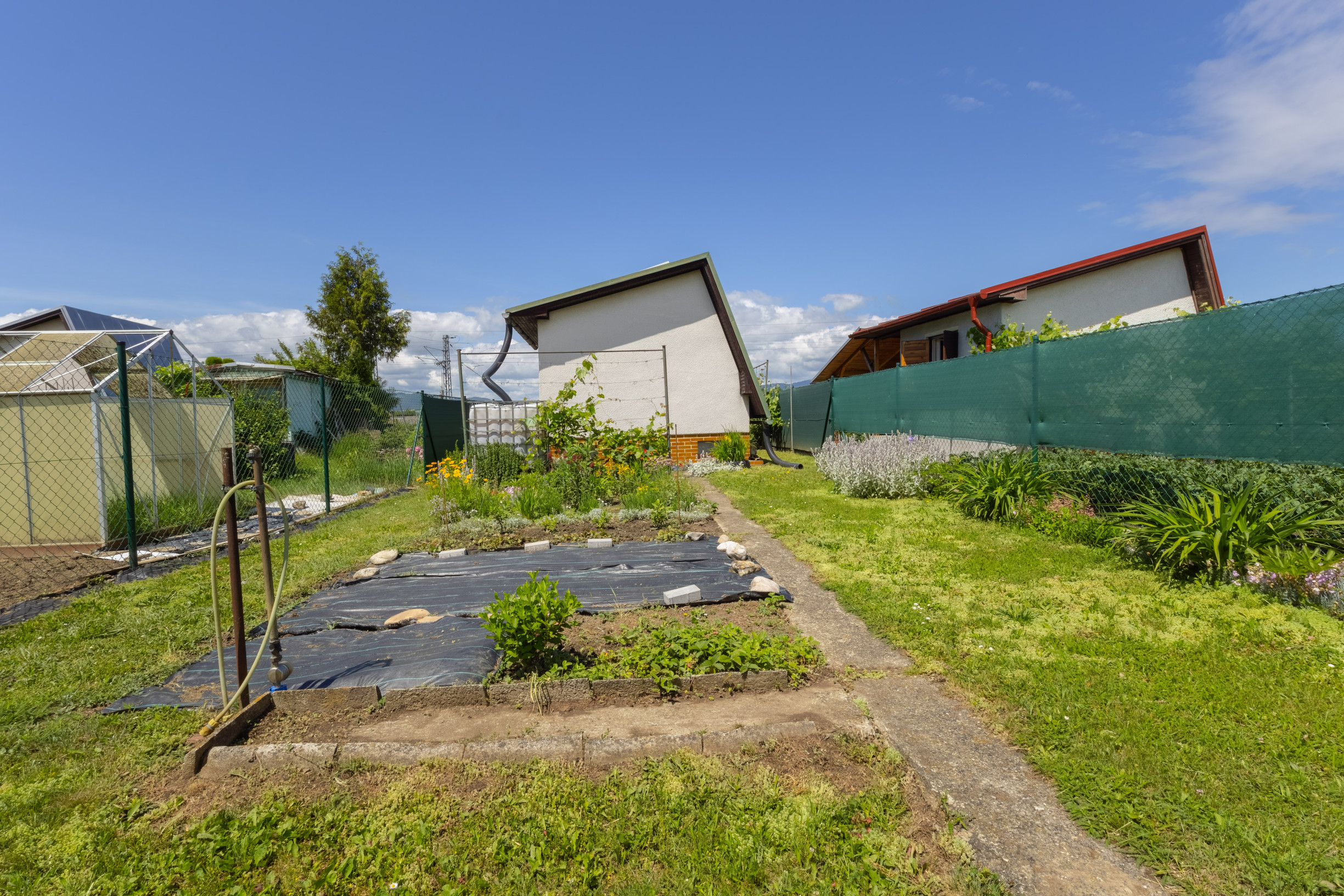 NA PREDAJ Chata s pozemkom 510 m² | Dubnica nad Váhom