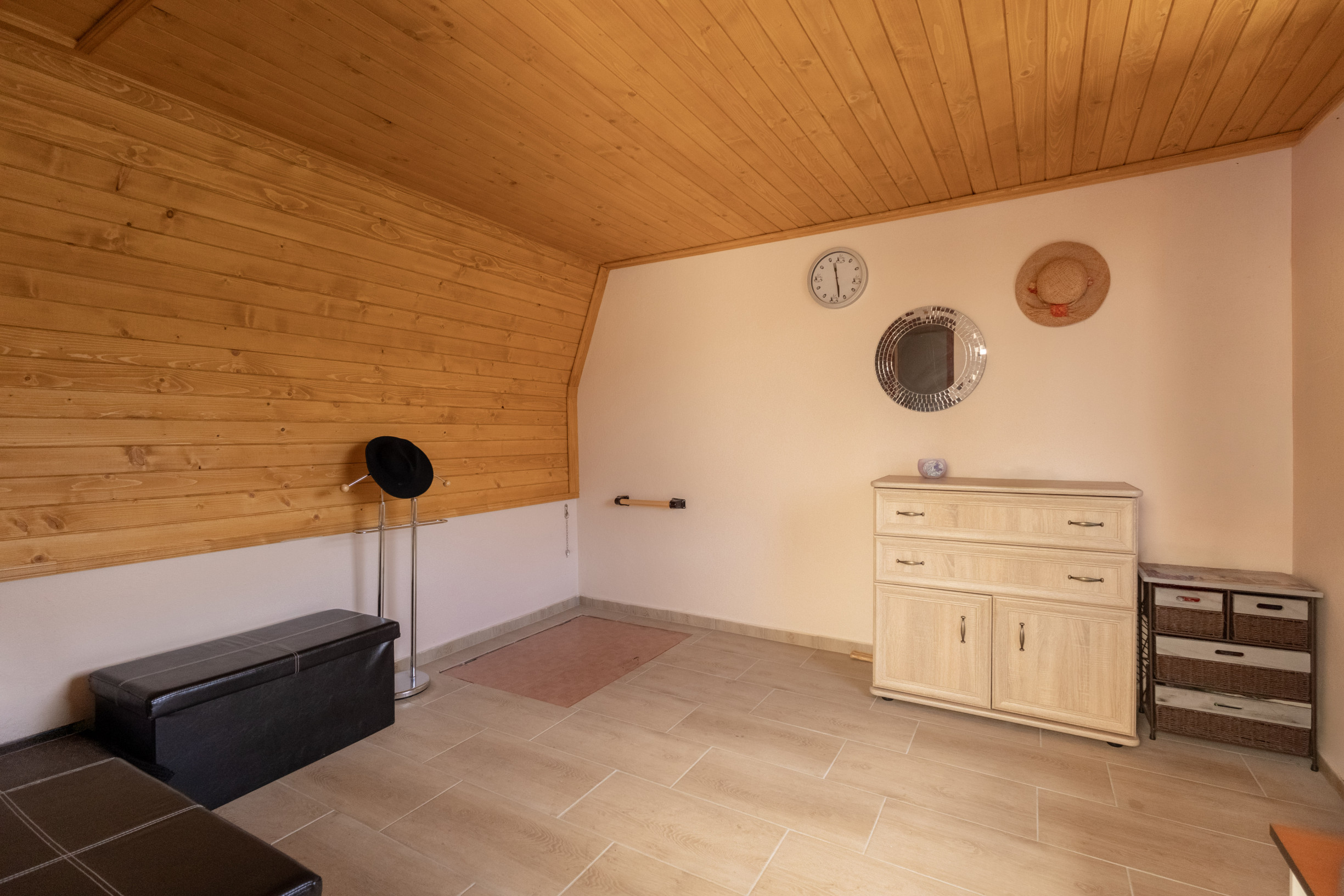 NA PREDAJ Chata s pozemkom 510 m² | Dubnica nad Váhom