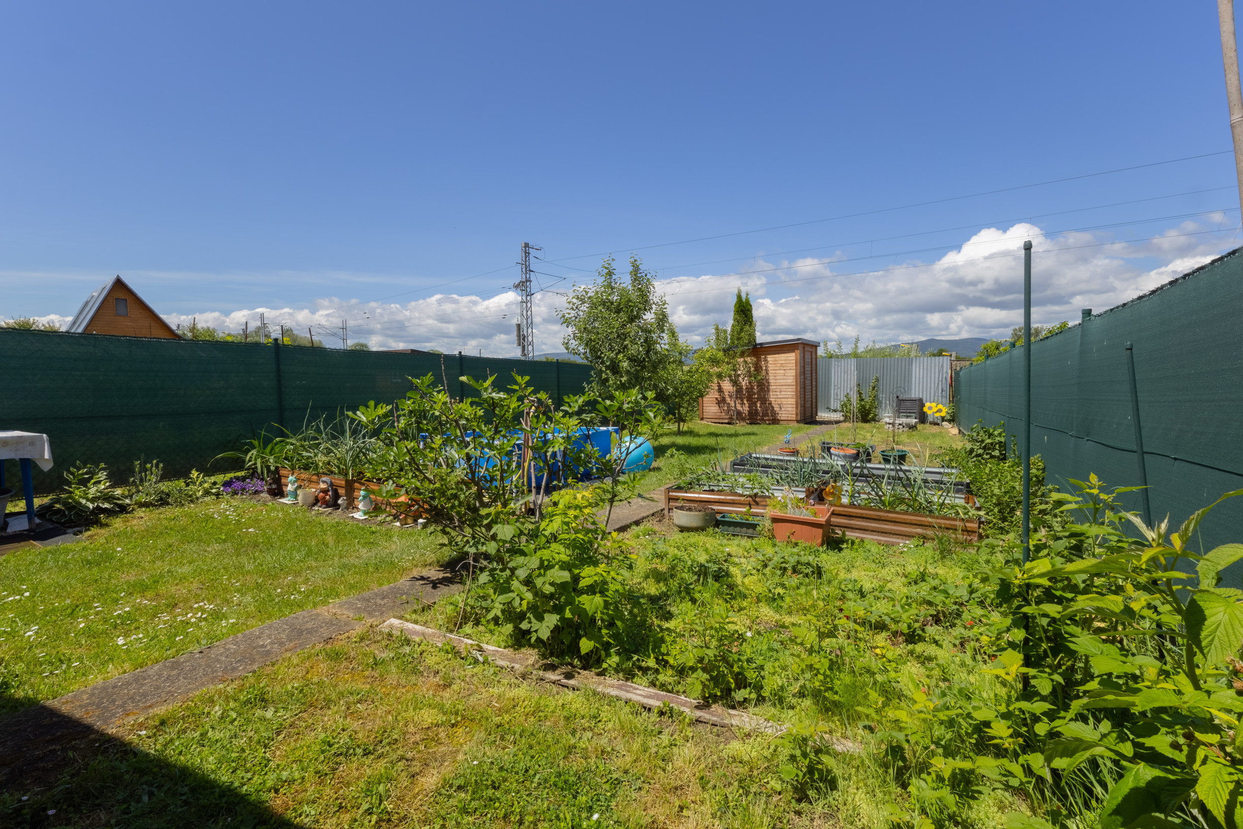 NA PREDAJ Chata s pozemkom 510 m² | Dubnica nad Váhom