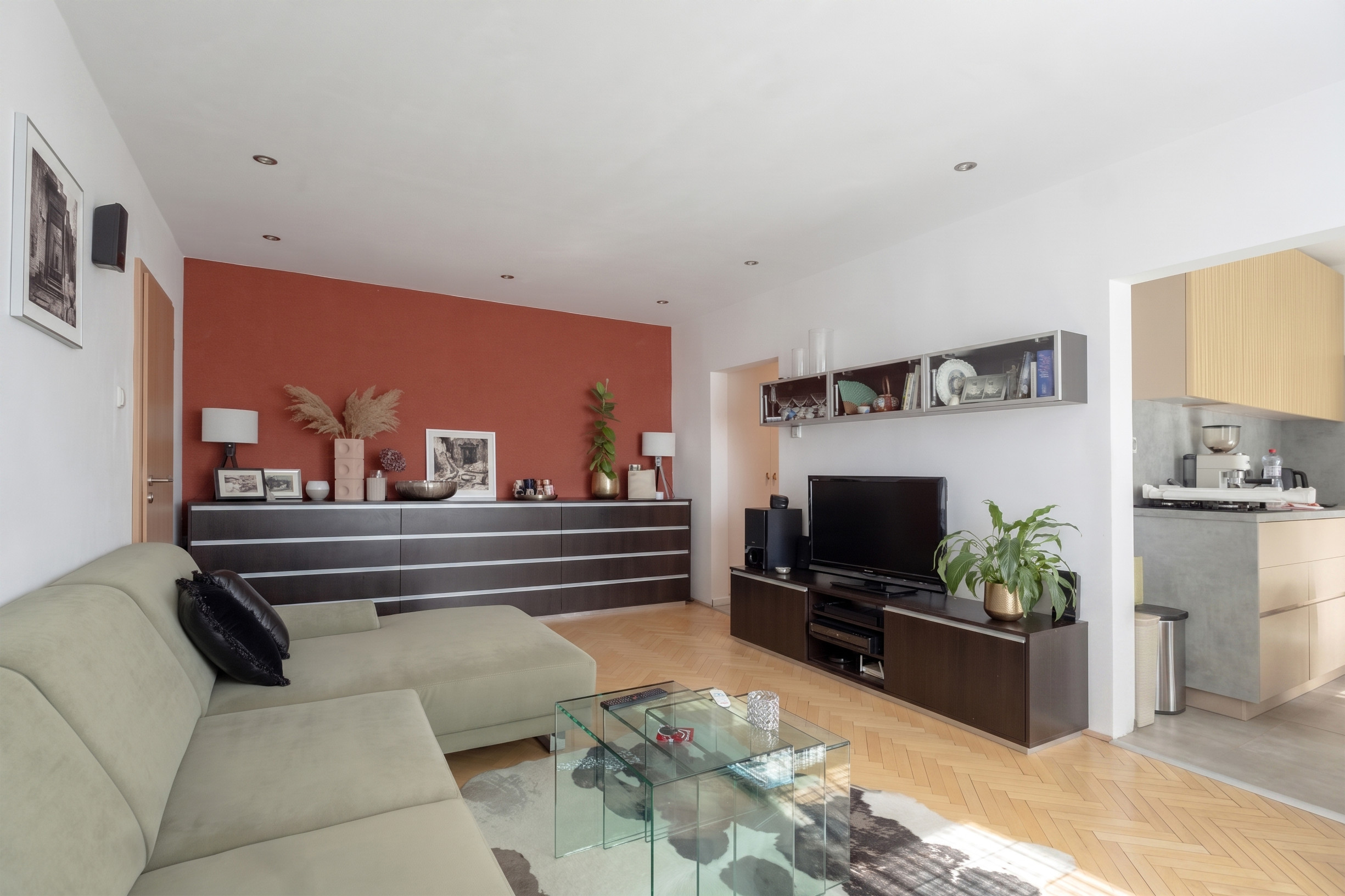 NA PREDAJ – 3-IZBOVÝ BYT | 64,70 m² | BRATISLAVA – RUŽINOV