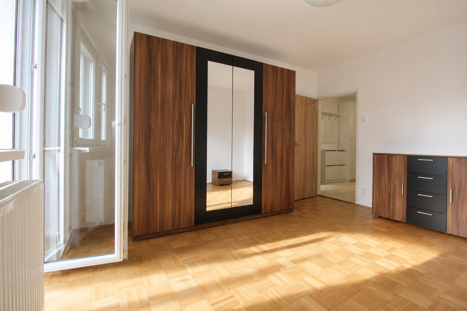NA PRENÁJOM - 2 - izbový byt v centre Piešťan s parkovaním