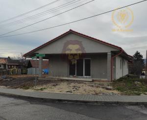 NA PREDAJ RODINNÝ DOM - NOVOSTAVBA - BYSTRIČANY 4-IZBOVÝ , 488m2 POZEMOK