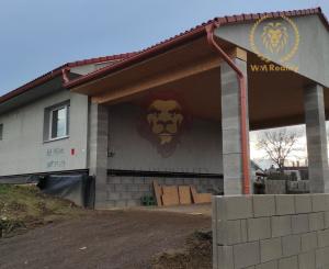 NA PREDAJ RODINNÝ DOM - NOVOSTAVBA - BYSTRIČANY 4-IZBOVÝ , 488m2 POZEMOK