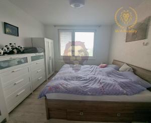 Na predaj 3-izbový byt v centre Seredi