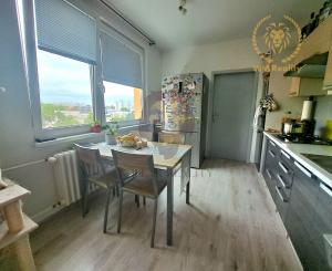 Na predaj 3-izbový byt v centre Seredi