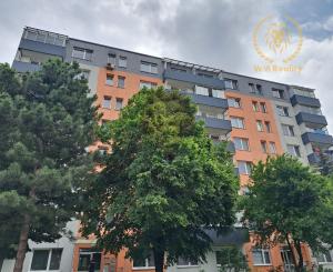 Na predaj 3-izbový byt v centre Seredi