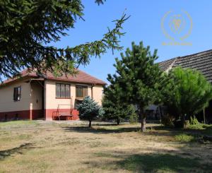 NA PREDAJ -Rodinný dom s veľkým pozemkom v Borskom Mikuláši