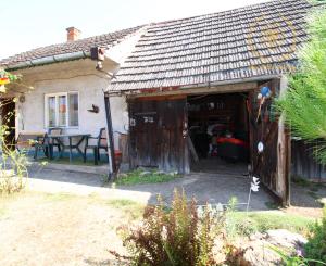 NA PREDAJ -Rodinný dom s veľkým pozemkom v Borskom Mikuláši