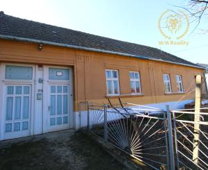 NA PREDAJ - Rodinný dom s veľkým pozemkom - Tepličky