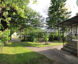 ZNÍŽENÁ CENA - NA PREDAJ - Veľký Rodinný dom Sokolovce