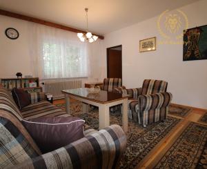 ZNÍŽENÁ CENA - NA PREDAJ - Veľký Rodinný dom Sokolovce