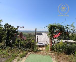 NA PREDAJ - Chatka s pekným výhľadom na Šianci